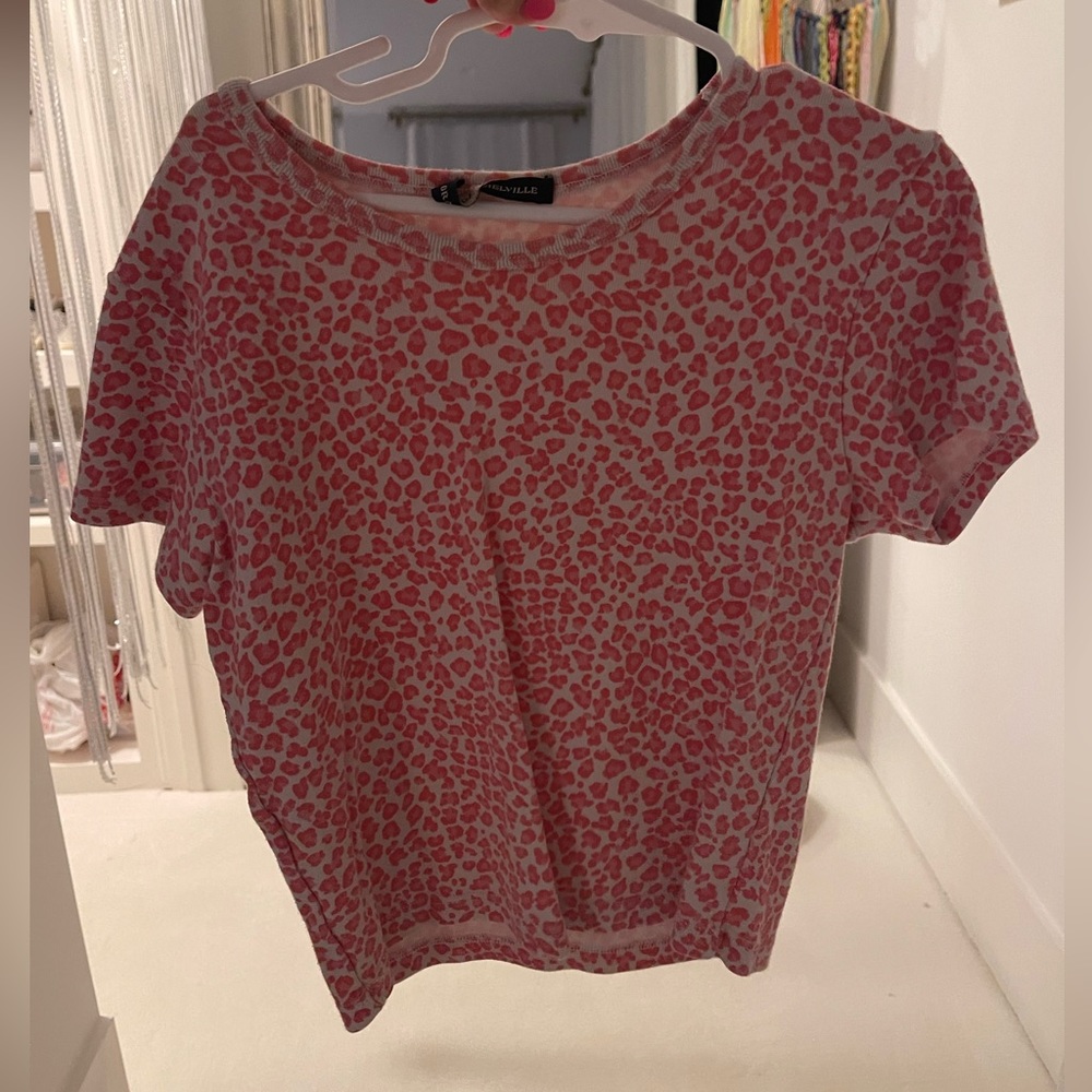 Brandy Melville pink top